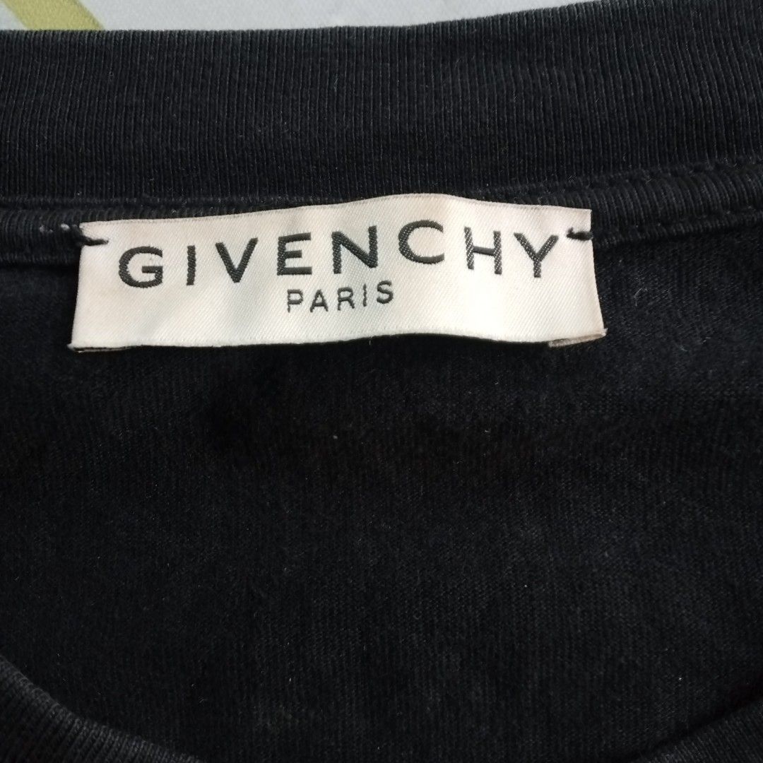 Givenchy Shark Tee (Category: Activewear) located in Binalbagan. Submitted by prprthrift (Listing ID 1460053659, Image 3). Description: Size L 21x28 No issues.