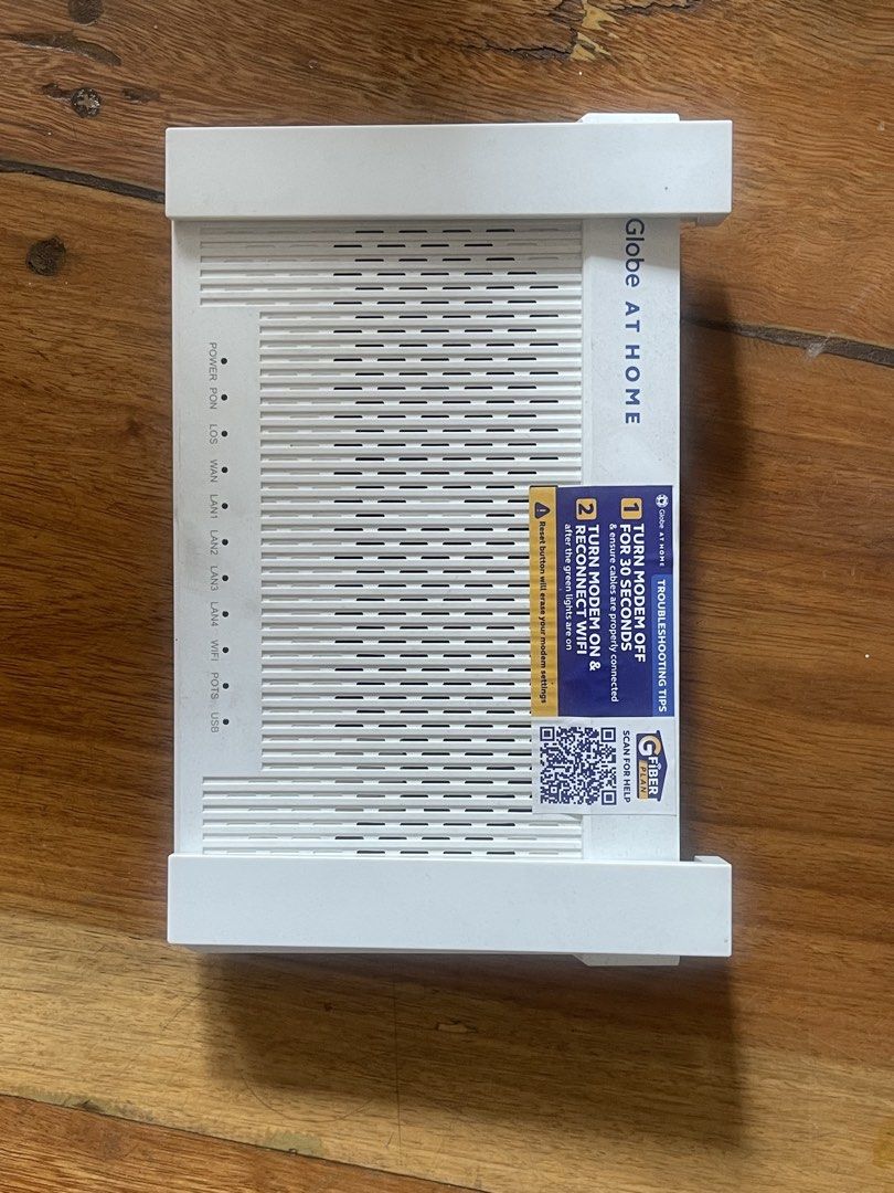 Globe at home wifi (Category: Networking) located in Manila. Submitted by 1075pcampadormitory (Listing ID 1460045510, Image 1). Description: Decluttering Includes wires.