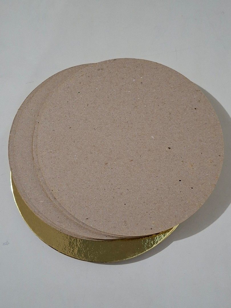 🎂 Gold Cake Boards – 14 Pieces (Category: Bakeware) located in Taguig. Submitted by authprelovedonlineshop1 (Listing ID 1459956007, Image 2). Description: ### 🎂 Gold Cake Boards – 14 Pieces ✨ **Brand new & unused!** - **14 pieces** - **9 inches** each - Elegant **gold finish** - Perfect for cakes, pastries, cupcakes, and dessert presentation - **Price: ₱148 for all 14 pcs** 💛 **Great for home baking, parties, and special occasions!** 🍀All ite
