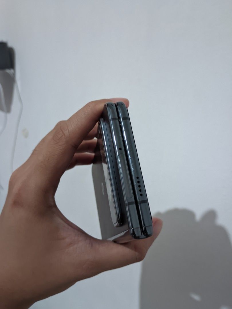 Google Pixel Fold (please read the description first) (Category: Google Pixel) located in Manila. Submitted by githemar (Listing ID 1459922314, Image 3). Description: Inner screen not working but outer screen works perfectly (Will upload more pictures later) Google Pixel Fold 1st Gen 12/256 Tempered Glass installed Inclusions: 2 Magsafe Cases 2 Extra Tempered Glass 2 Film Screen protector 2 Body Film Protector 1 Magsafe Charger and Stand Issues: 