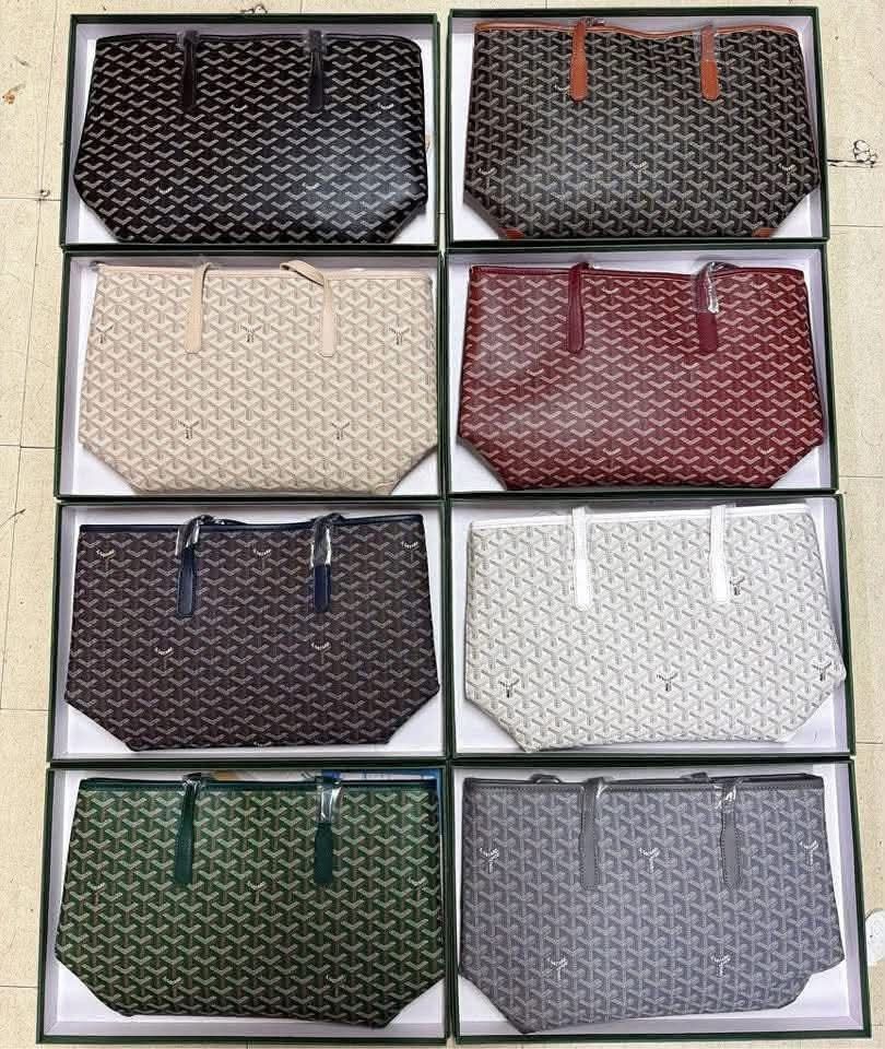 GOYARD TOTE BAG (Category: Tote Bags) located in Quezon City. Submitted by embere_shop (Listing ID 1459912032, Image 1). Description: - with box - with paper bag 📌Please read the last image carefully - all details are already provided. ❗️Offers below the regular price will no longer be entertained. Thank you for understanding. 💰 Mode of Payment (MOP): GCash 📦 Mode of Delivery (MOD): • Lalamove (Same-day delivery) • J&T Express (1–2 days).