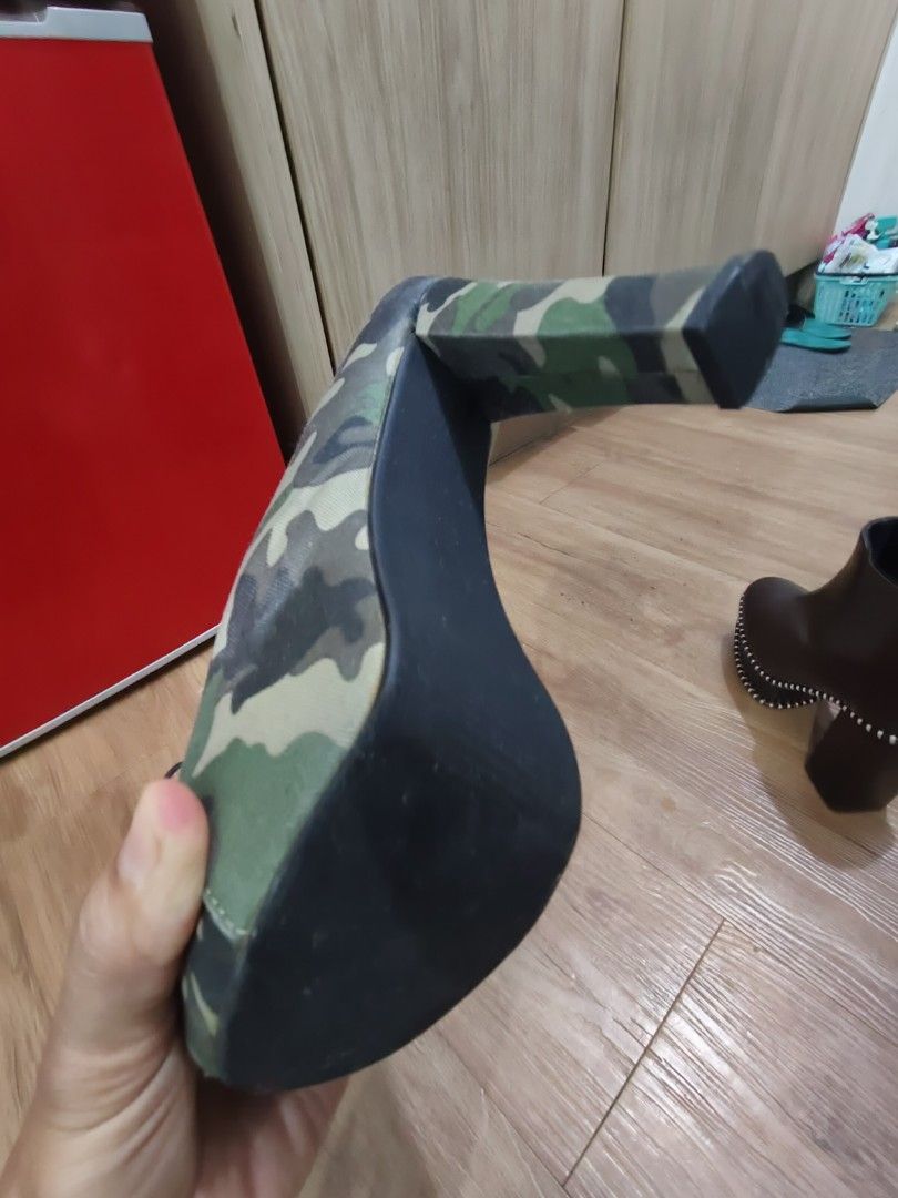 Green Camouflage High Heel Platform Ankle Boots (Category: Boots) located in Manila. Submitted by deleonhann57311 (Listing ID 1459932679, Image 3). Description: used twice po..in events galing Japan. po. size 5 to 6..in good condition...