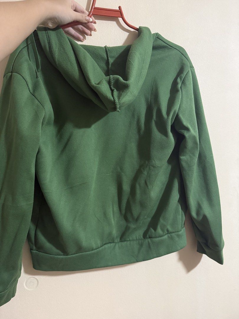 Green jacket (Category: Coats, Jackets and Outerwear) located in Binan City. Submitted by prelovedbykats_011 (Listing ID 1460053809, Image 2). Description: -green jacket with hood -slightly thin -size s to m - used twice.