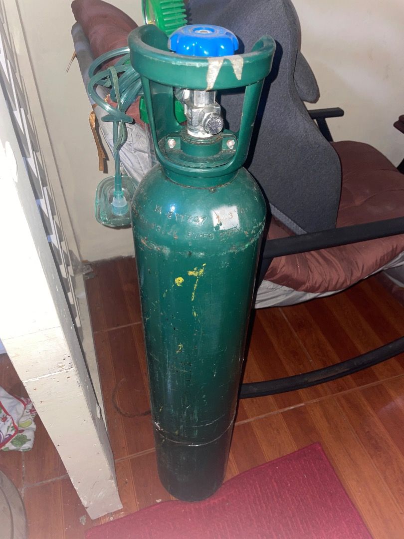 Green Oxygen Tank with Regulator (Needed to Refill) (Category: Medical Supplies & Tools) located in Quezon City. Submitted by markgonzales_ (Listing ID 1459946202, Image 3). Description: - Standard size green oxygen tank - Includes regulator - Suitable for medical or other applications - Please check photos for condition - Ready for pickup.