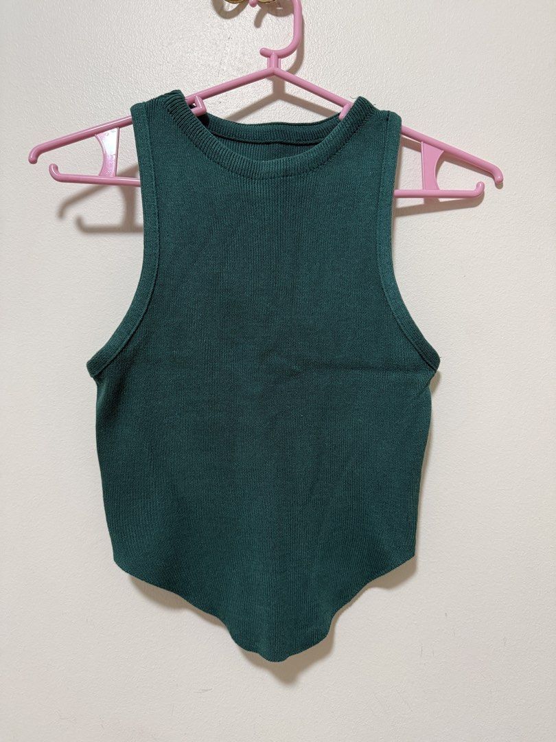 Green sleeveless crop top (Category: Sleeveless) located in Quezon City. Submitted by clothe.kr (Listing ID 1460045518, Image 1). Description: .