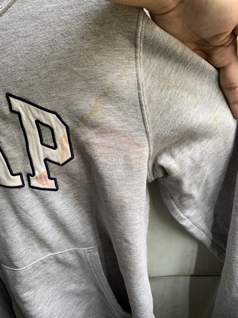 Grey GAP Hoodie (Category: Coats, Jackets and Outerwear) located in Manila. Submitted by usagichan_rabbit (Listing ID 1459944601, Image 2). Description: - Grey GAP hoodie - Minor stains on front and sleeve (please check photos) - Still comfortable for casual wear Xs size.