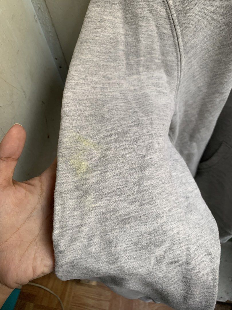 Grey GAP Hoodie (Category: Coats, Jackets and Outerwear) located in Manila. Submitted by usagichan_rabbit (Listing ID 1459944601, Image 3). Description: - Grey GAP hoodie - Minor stains on front and sleeve (please check photos) - Still comfortable for casual wear Xs size.