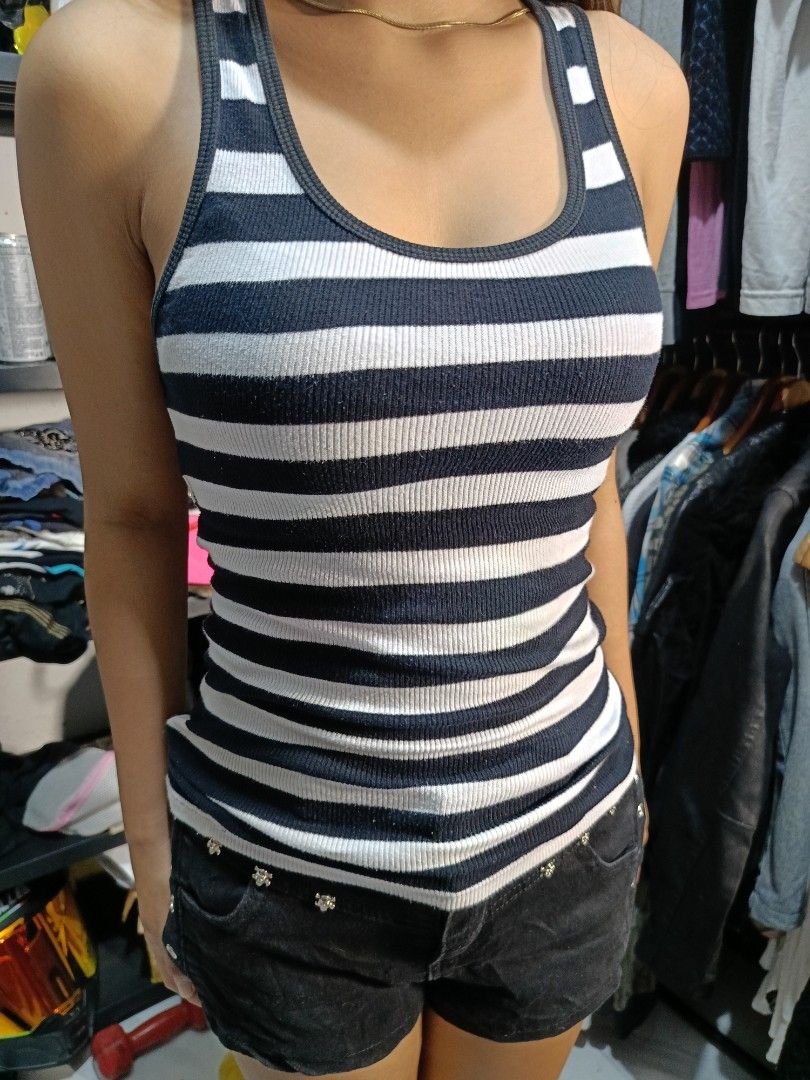 Grunge-Core emo Stripe Cami (Category: Sleeveless) located in Binangonan. Submitted by uhwhynot (Listing ID 1459914518, Image 1). Description: .