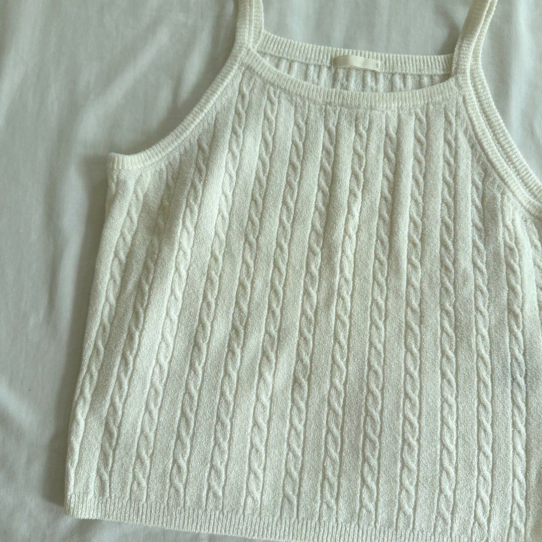 GU Cable Knit White Halter Top (Category: Sleeveless) located in San Juan City. Submitted by keep.it.clean (Listing ID 1459990963, Image 3). Description: Size S GU cable knit top helping tags: h&m, zara, bershka, cotton on, uniqlo .