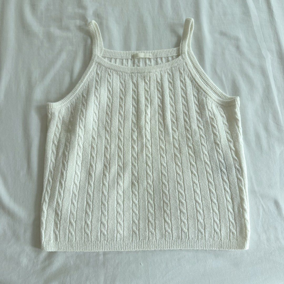 GU Cable Knit White Halter Top (Category: Sleeveless) located in San Juan City. Submitted by keep.it.clean (Listing ID 1459990963, Image 1). Description: Size S GU cable knit top helping tags: h&m, zara, bershka, cotton on, uniqlo .