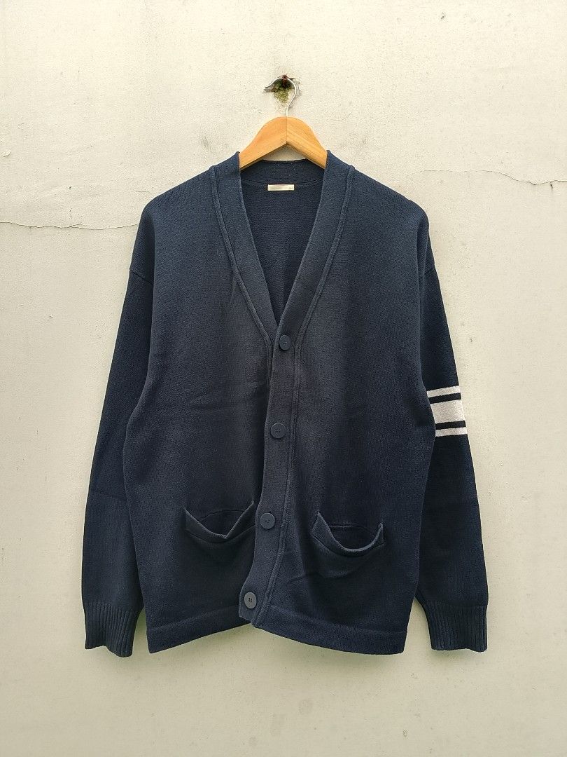 GU Cardigan (Category: Coats, Jackets and Outerwear) located in Subic. Submitted by stealo (Listing ID 1459950836, Image 1). Description: GU Cardigan Large (23/28) Excellent 300 J&T Gcash Olongapo City.