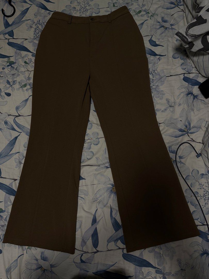 GU flare pants (Category: Other Bottoms) located in Cavite. Submitted by applebz (Listing ID 1460092281, Image 1). Description: Execellent condition GU - flared pants.