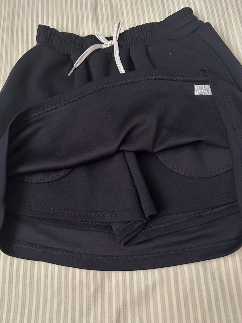 GU Navy Skirt with Drawstring Size 160 (Category: Babies & Kids Fashion) located in Quezon City. Submitted by poaimommy (Listing ID 1460005071, Image 2). Description: - Navy blue GU skirt - Size 160 - Drawstring waist for adjustable fit - Built-in shorts lining for comfort and modesty - Used once.