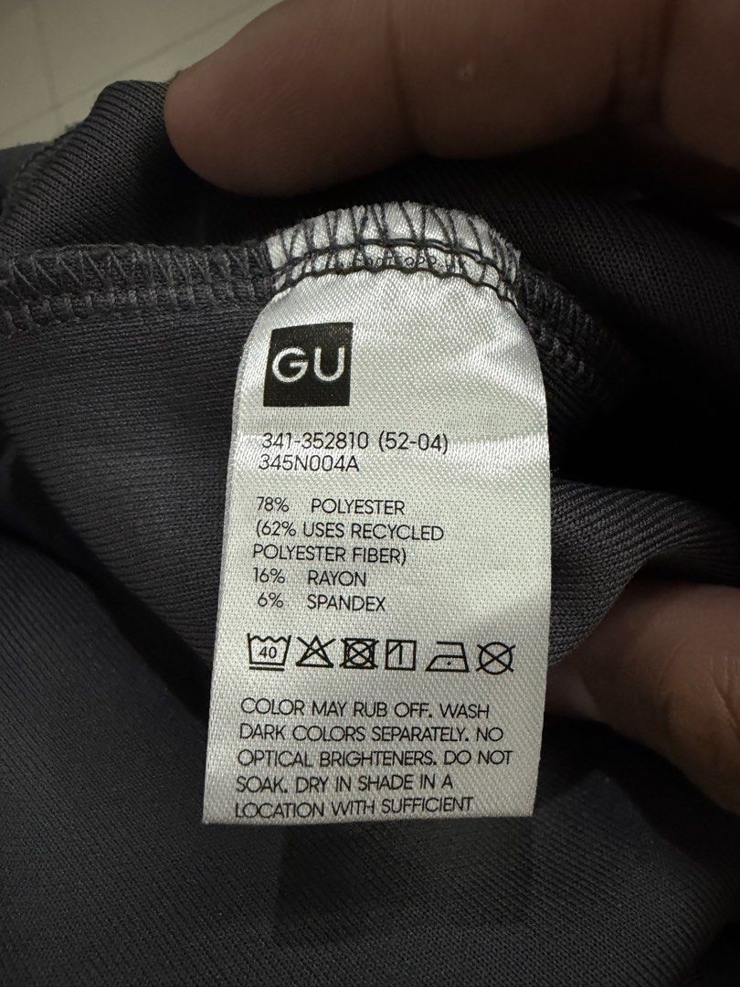 GU Short-sleeved Hoodie (Category: Coats, Jackets and Outerwear) located in Lipa City. Submitted by cokelight11 (Listing ID 1460068422, Image 3). Description: A dark charcoal grey or slate grey short-sleeve hoodie sweatshirt. Brand: GU Made in Malaysia Size: XL on tag (Fits large) Armpit to armpit: 25 Length (Front): 28 Length (Back): 29 Very good condition 400 ONLY.