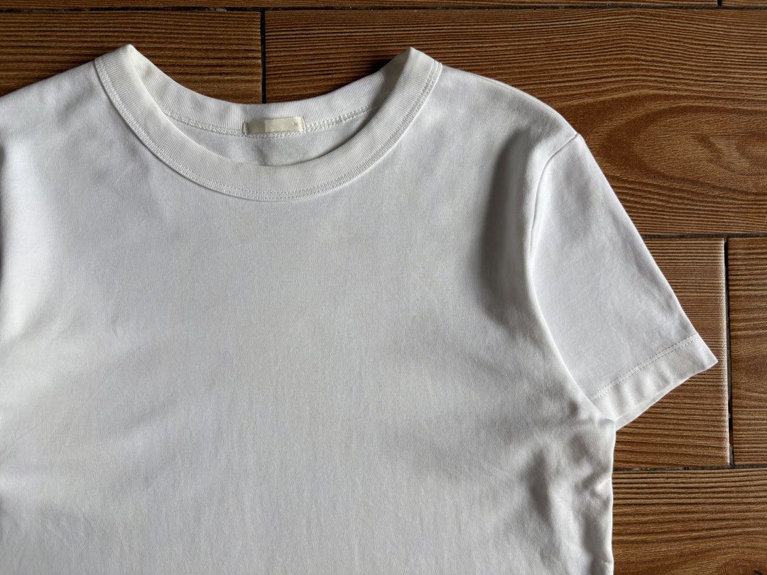 GU CREWNECK WOMENS TSHIRT (Category: Shirts) located in Makati City. Submitted by jnc__apparel (Listing ID 1460044056, Image 3). Description: 🏷️ GU WOMENS TSHIRT 📌 Dimes: 21.5L x 17W 📌 Size: Medium for womens 📌 Condition: Like new 📌 Color rate: 10/10 📌 Issue: None ✅ Washed and ready to wear .