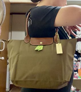 (Category: ) located in . Submitted by lyn0618 (Listing ID 1460040648, Image 1). Description: .