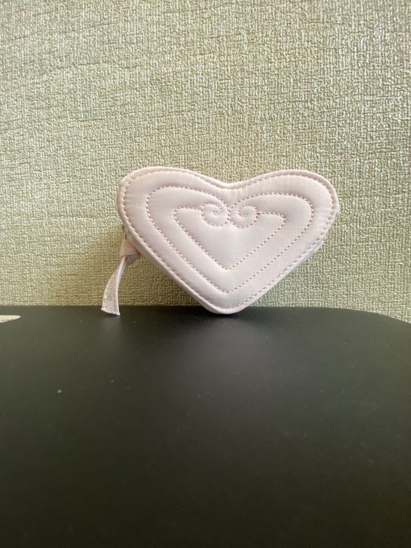 GUERLAIN light pink coin purse (Category: Purses & Pouches) located in Puerto Princesa. Submitted by kanejela (Listing ID 1460020170, Image 1). Description: Brand new.