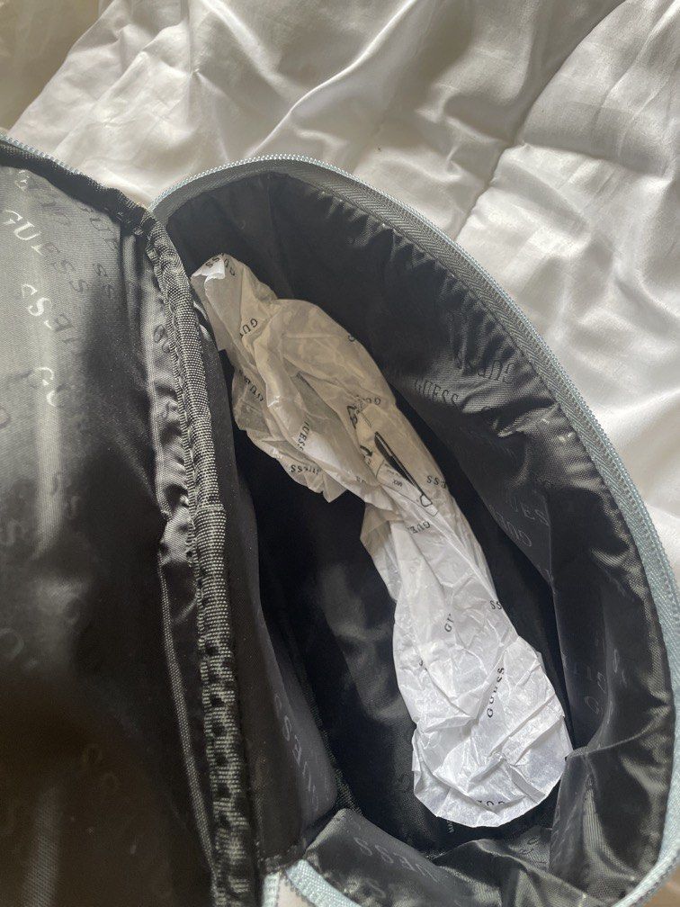 Guess blue vanity bag toiletries (Category: Purses & Pouches) located in Dinalupihan. Submitted by closetbymint (Listing ID 1459922554, Image 3). Description: .
