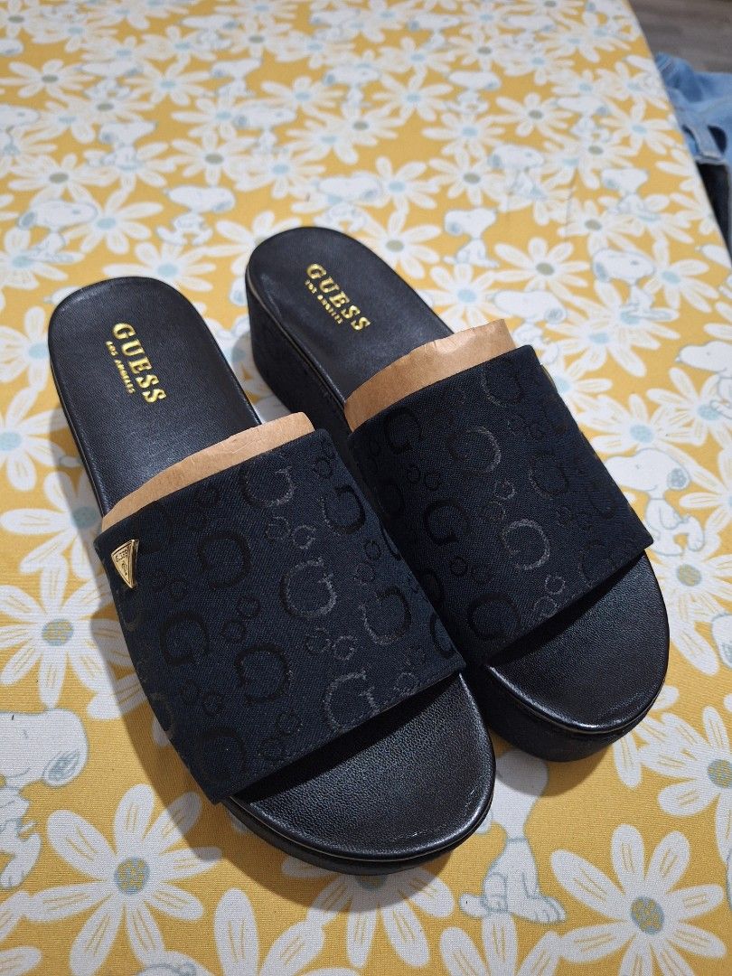 Guess Platform Sandal (Category: Flats & Sandals) located in Manila. Submitted by palm07 (Listing ID 1460004631, Image 2). Description: US 9M Women Size 9 Free Shipping.