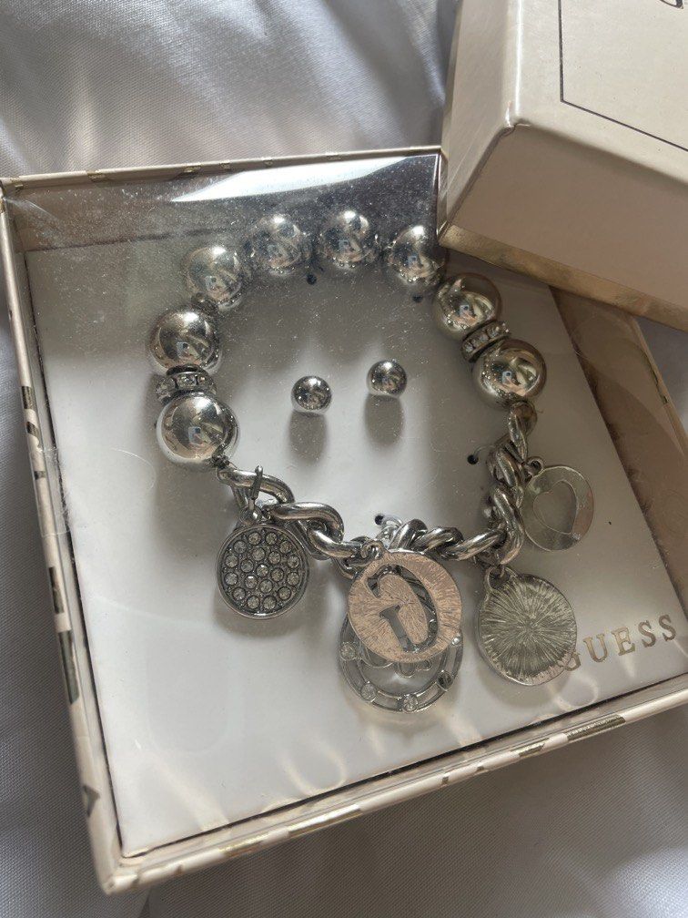 Guess silver bracelet charm (Category: Bracelets) located in Dinalupihan. Submitted by closetbymint (Listing ID 1459923870, Image 2). Description: .
