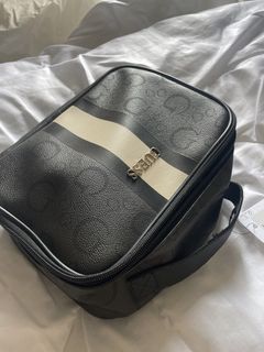 (Category: ) located in . Submitted by closetbymint (Listing ID 1459921853, Image 1). Description: .
