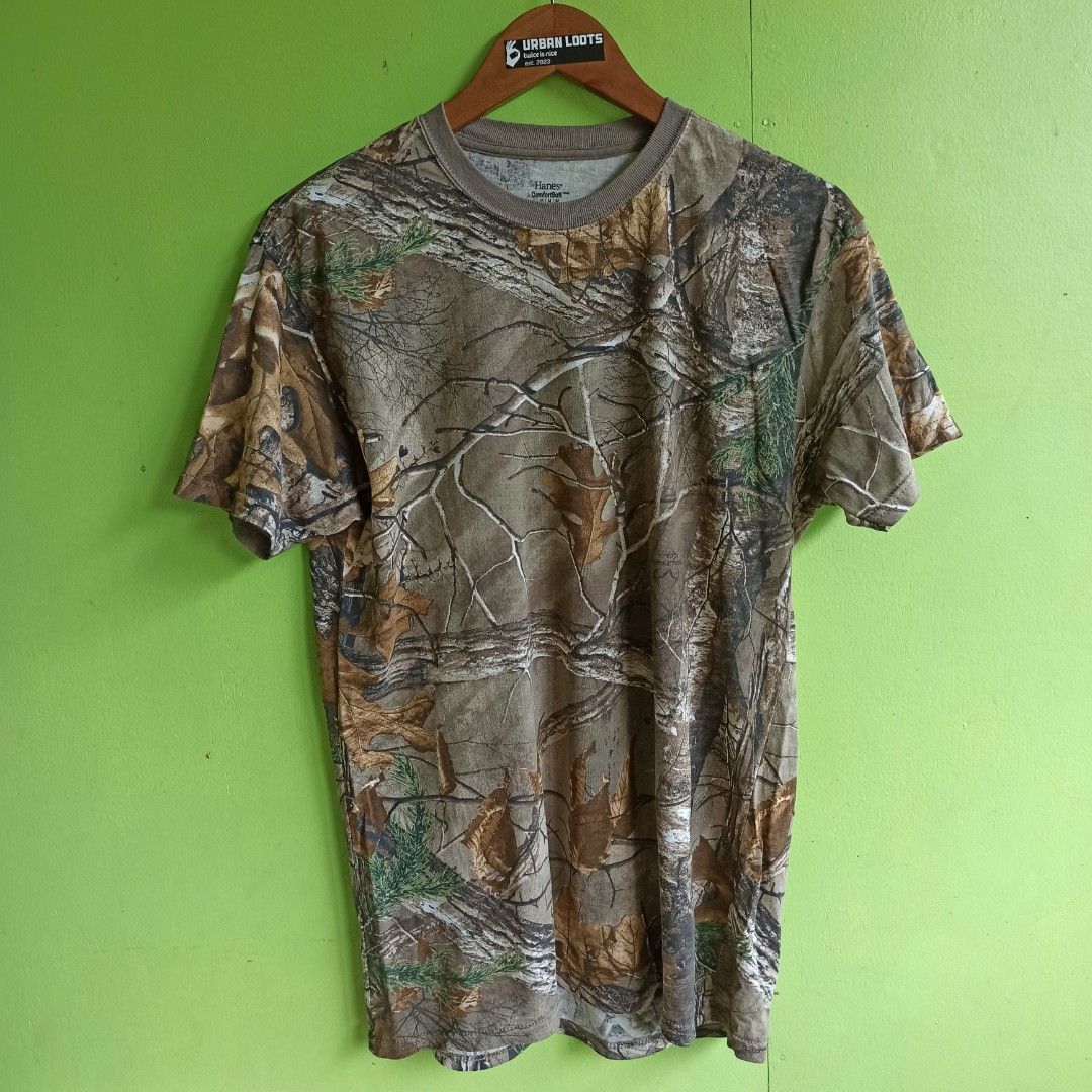 Hanes ComfortSoft Camouflage Realtree (Category: Tshirts & Polo Shirts ) located in Tagbilaran City. Submitted by delasierra39181 (Listing ID 1460070085, Image 1). Description: - Brand: Hanes - Style: Classic Camouflage T-shirt - Fabric: ComfortSoft for a soft feel - Pattern: Realistic woodland camouflage - Ideal for: Outdoor activities, casual wear - Size: Medium - Origin: Made in Vietnam.