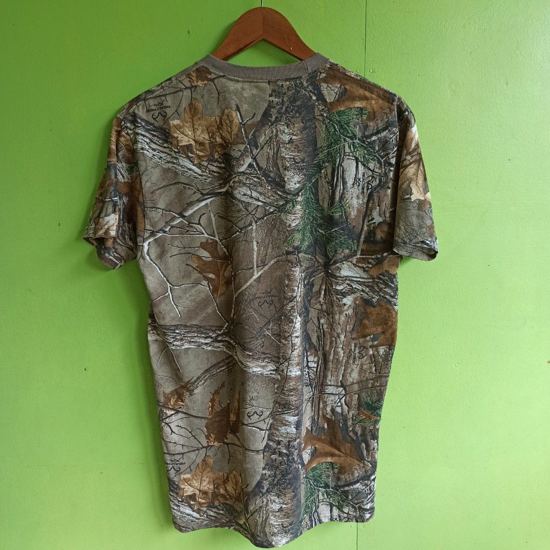 Hanes ComfortSoft Camouflage Realtree (Category: Tshirts & Polo Shirts ) located in Tagbilaran City. Submitted by delasierra39181 (Listing ID 1460070085, Image 2). Description: - Brand: Hanes - Style: Classic Camouflage T-shirt - Fabric: ComfortSoft for a soft feel - Pattern: Realistic woodland camouflage - Ideal for: Outdoor activities, casual wear - Size: Medium - Origin: Made in Vietnam.
