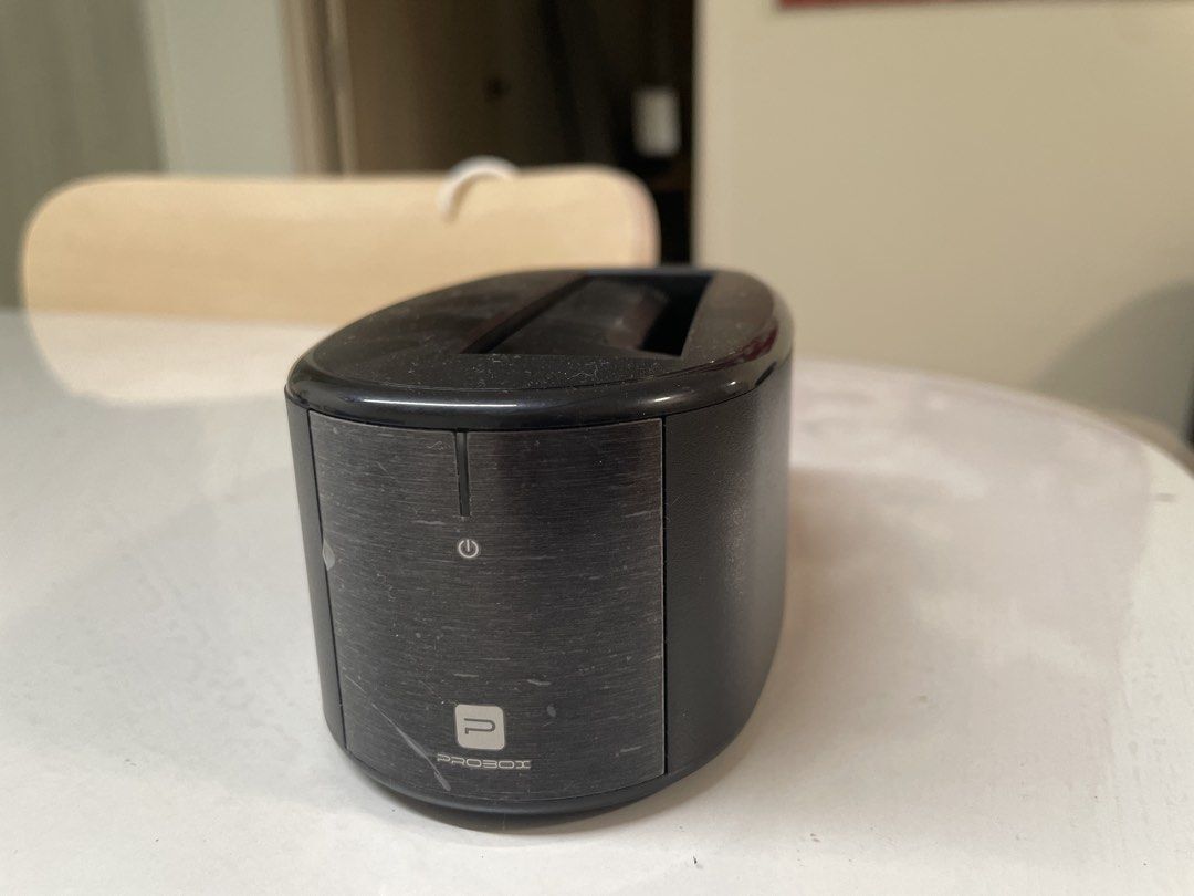 Hard disk reader (Category: Hard Disks & Thumbdrives) located in Singapore. Submitted by renguard (Listing ID 1460039558, Image 1). Description: .