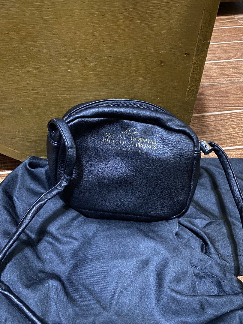 Harry Potter Bag (Category: Shoulder Bags) located in Magalang. Submitted by s4cretsh0p (Listing ID 1459941038, Image 3). Description: Harry Potter bag (once used lang natambak na sa closet) ORIG!! get nyo na po need funds huhu.