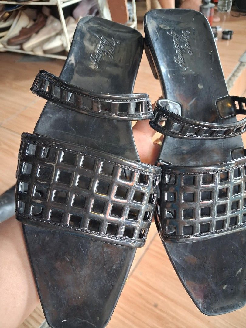 Heavenly jelly (Category: Sandals) located in Koronadal. Submitted by glads08089 (Listing ID 1459965905, Image 3). Description: heavenly jelly sandals size 37 24cm.