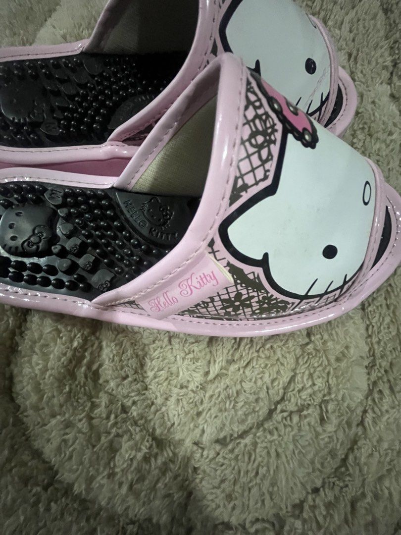 Hello kitty Slipper Size 36 USED (Category: Slippers and slides) located in Manila. Submitted by _stylefinds_ (Listing ID 1460030461, Image 2). Description: .