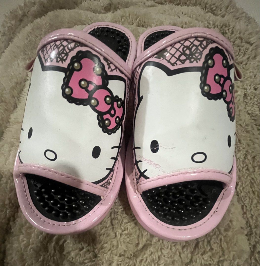 Hello Kitty Slipper (used) Size 36 (Category: Slippers and slides) located in Manila. Submitted by swift_tiny_treasure (Listing ID 1460035302, Image 1). Description: .