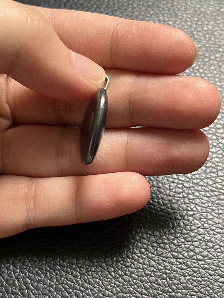 Hematite Heart Pendant (Category: Other Accessories) located in Marikina City. Submitted by kyanossy (Listing ID 1459965219, Image 3). Description: .