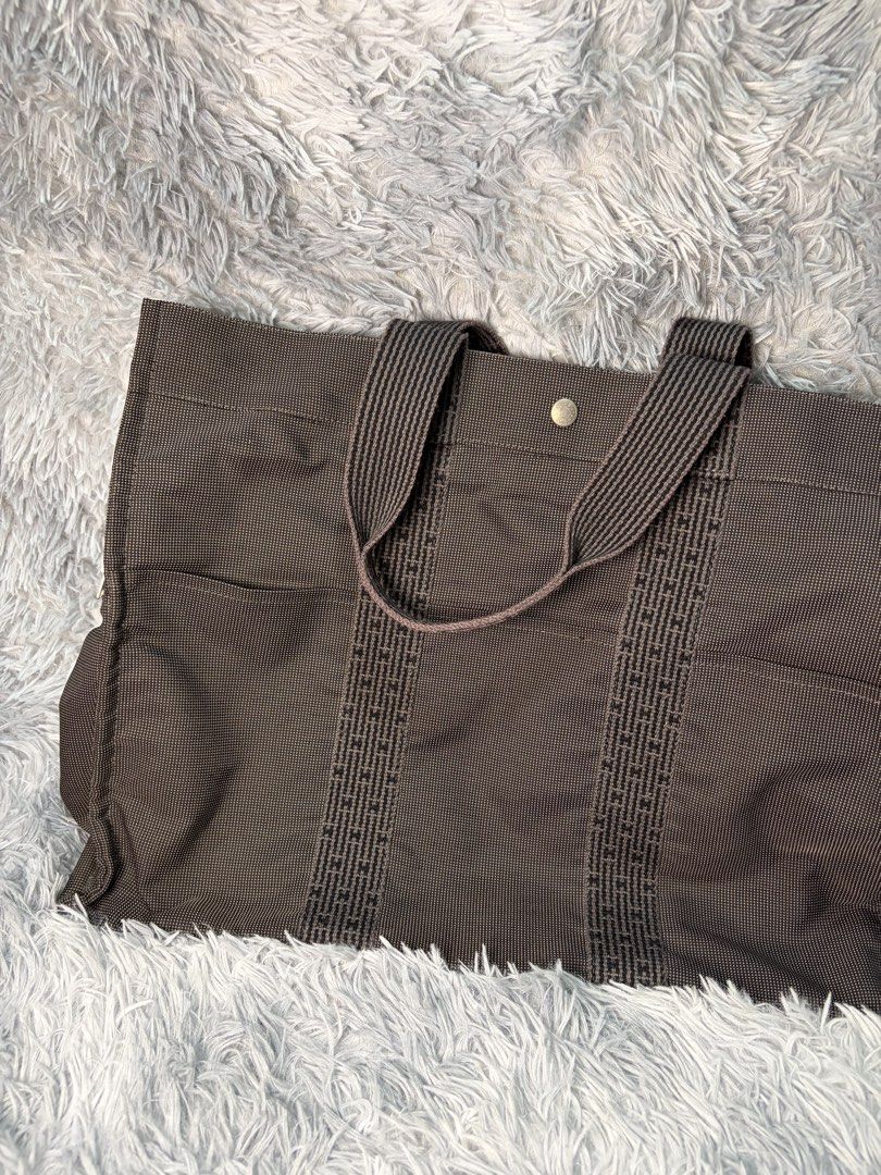 HERMES HERLINE GM SIZE (Category: Luxury Bags & Wallets) located in Taguig. Submitted by ljlucero (Listing ID 1459924772, Image 2). Description: .