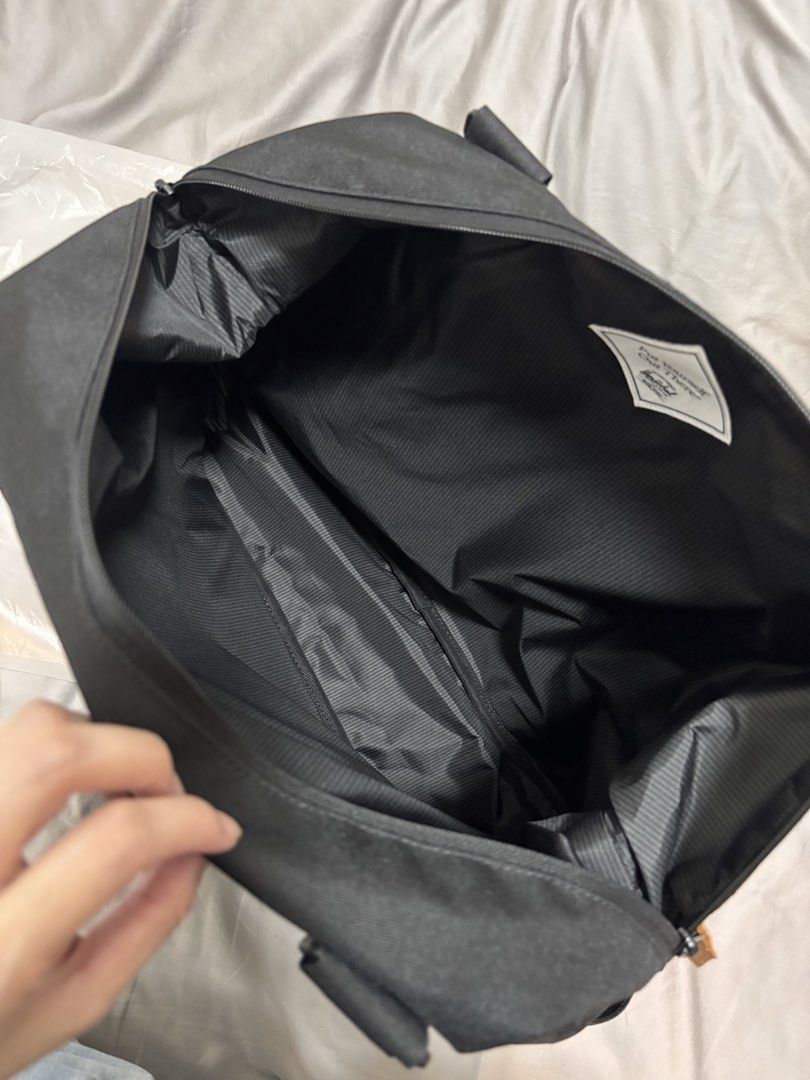 Heschel Black Duffle Bag (Category: Luxury Bags & Wallets) located in Quezon City. Submitted by loverosvir (Listing ID 1460061178, Image 3). Description: .
