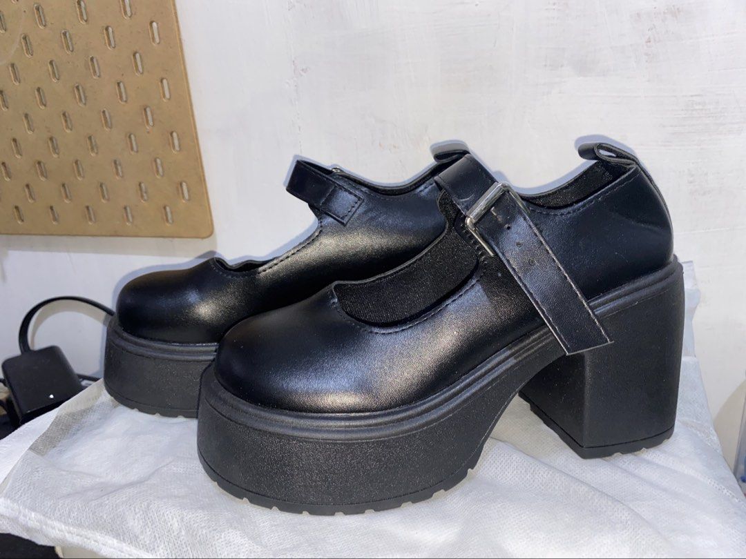 High Heel Mary Jane Shoes (Category: Heels) located in Mandaluyong City. Submitted by jmashlozada323 (Listing ID 1460020582, Image 1). Description: - Chunky high heel l shoes - Size 37 - Round toe - Thick soles Condition: Never been used With box.