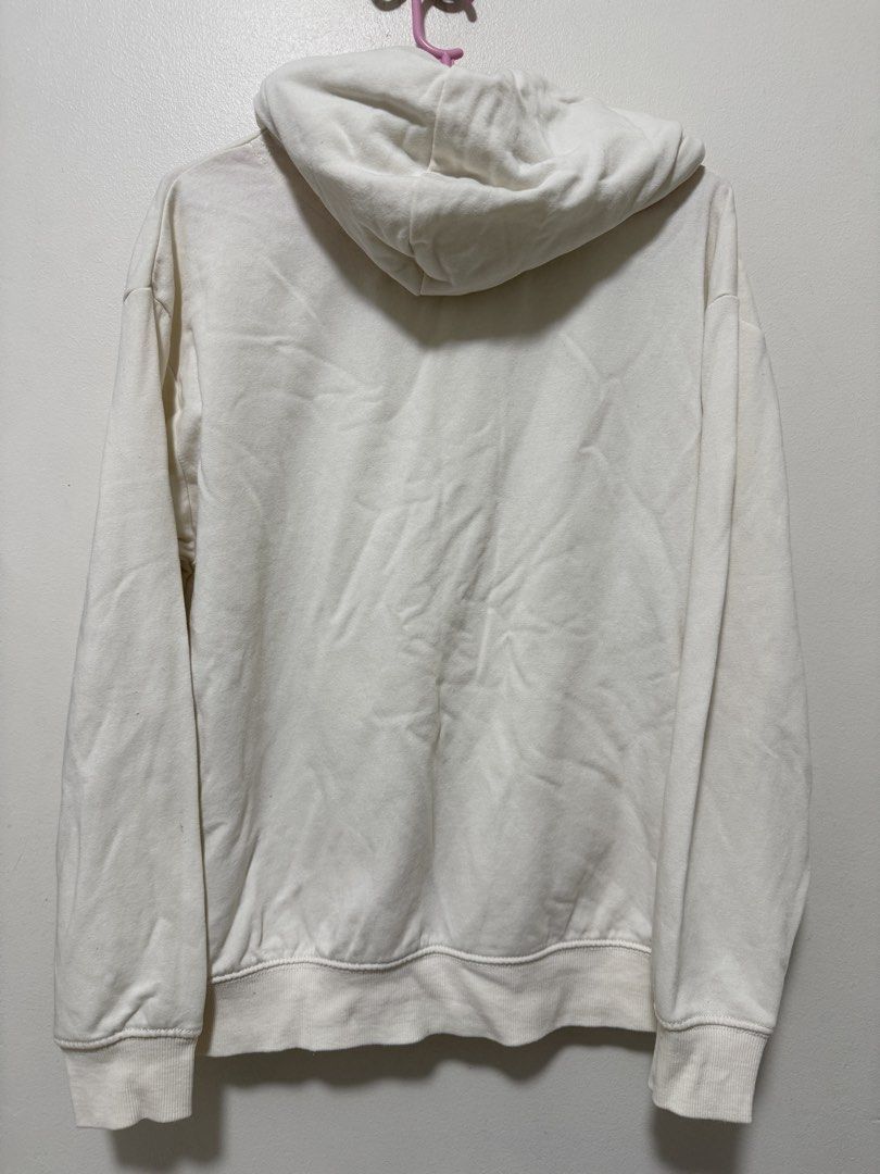 H&M cream hoodie (Category: Coats, Jackets and Outerwear) located in Quezon City. Submitted by clothe.kr (Listing ID 1460038774, Image 2). Description: .