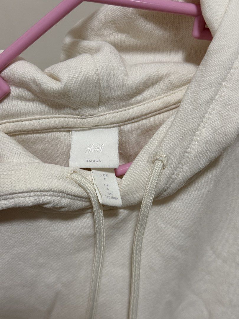 H&M cream hoodie (Category: Coats, Jackets and Outerwear) located in Quezon City. Submitted by clothe.kr (Listing ID 1460038774, Image 3). Description: .