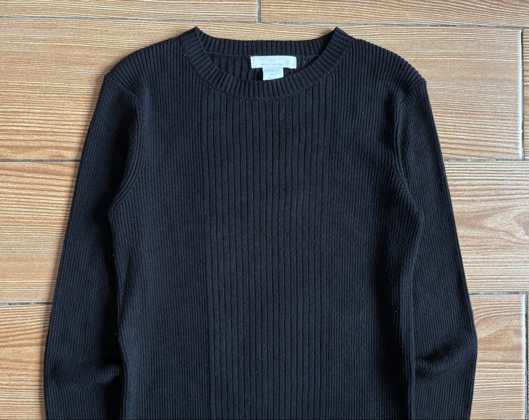 H&M RIBBED SLIM FIT KNITTED SWEATER (Category: Longsleeves) located in Makati City. Submitted by jnc__apparel (Listing ID 1460070427, Image 2). Description: 🏷️ H&M RIBBED SLIM FIT KNITTED SWEATER 📌 Dimes: 23.5L x 14.5W 📌 Size: Small for womens 📌 Condition: Like new 📌 Color rate: 10/10 📌 Issue: None ✅ Washed and ready to wear.