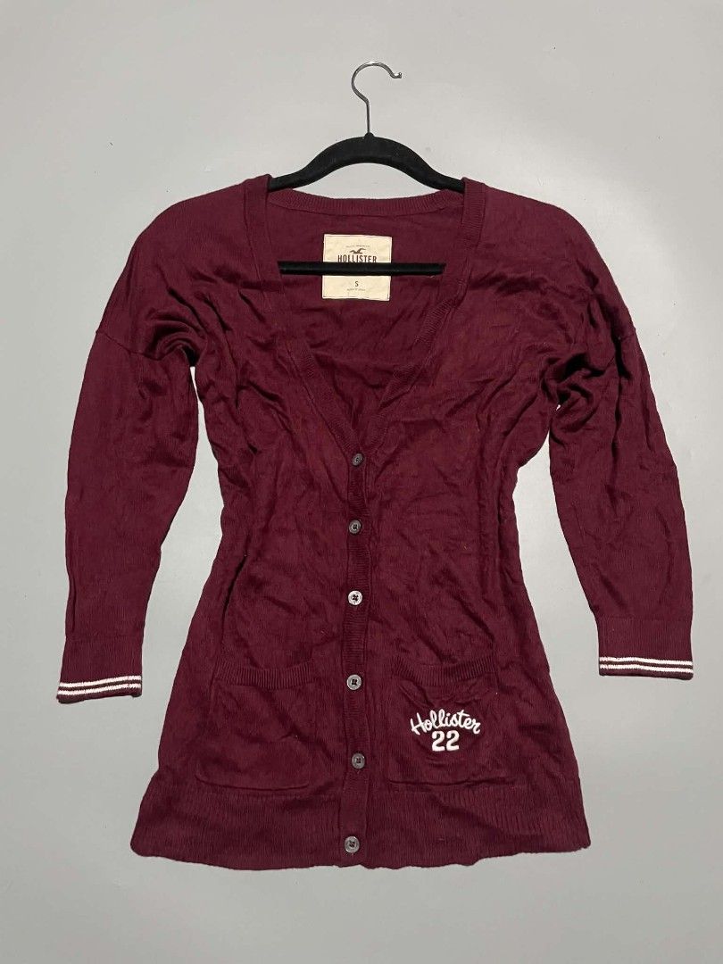 Hollister Cardigan Red (Category: Coats, Jackets and Outerwear) located in Cavite. Submitted by imgnr0 (Listing ID 1460016083, Image 1). Description: good condition size small on tag width: 15 length: 26 .