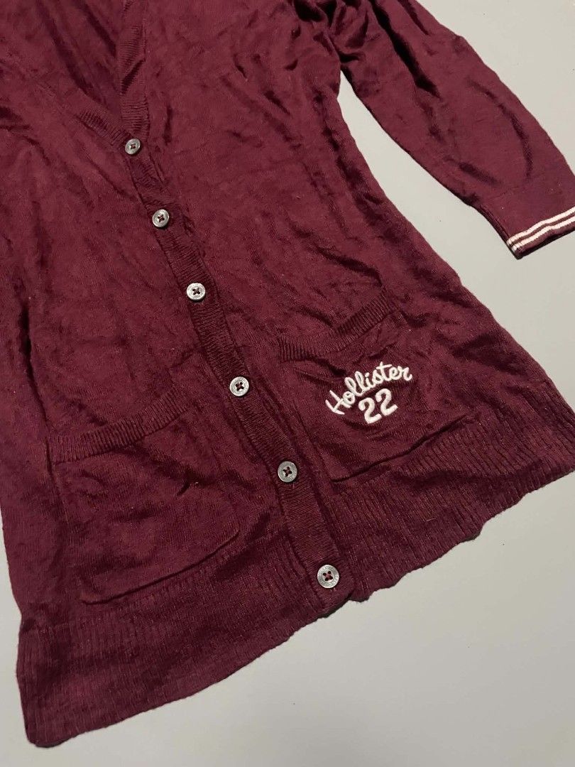 Hollister Cardigan Red (Category: Coats, Jackets and Outerwear) located in Cavite. Submitted by imgnr0 (Listing ID 1460016083, Image 3). Description: good condition size small on tag width: 15 length: 26 .