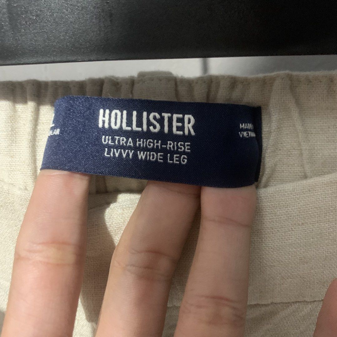 Hollister Wide Leg (Category: Other Bottoms) located in Calauan. Submitted by randomthrift.womens (Listing ID 1459992689, Image 3). Description: No flaws.
