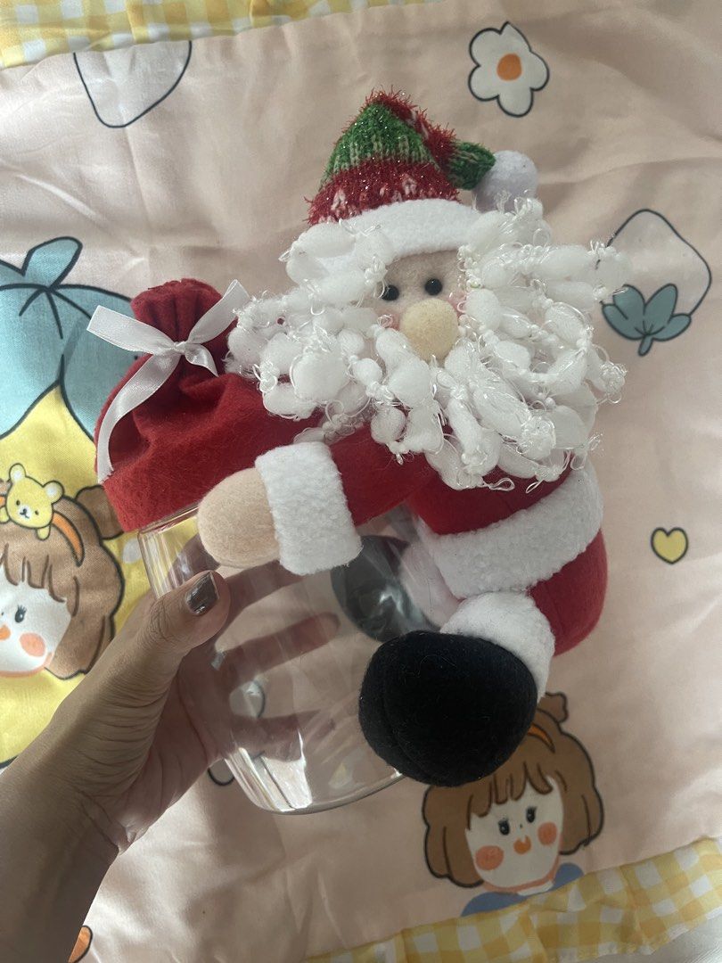 Home Decor Santa (Category: Artificial Plants & Flowers) located in Makati City. Submitted by loushhh (Listing ID 1459959444, Image 2). Description: .