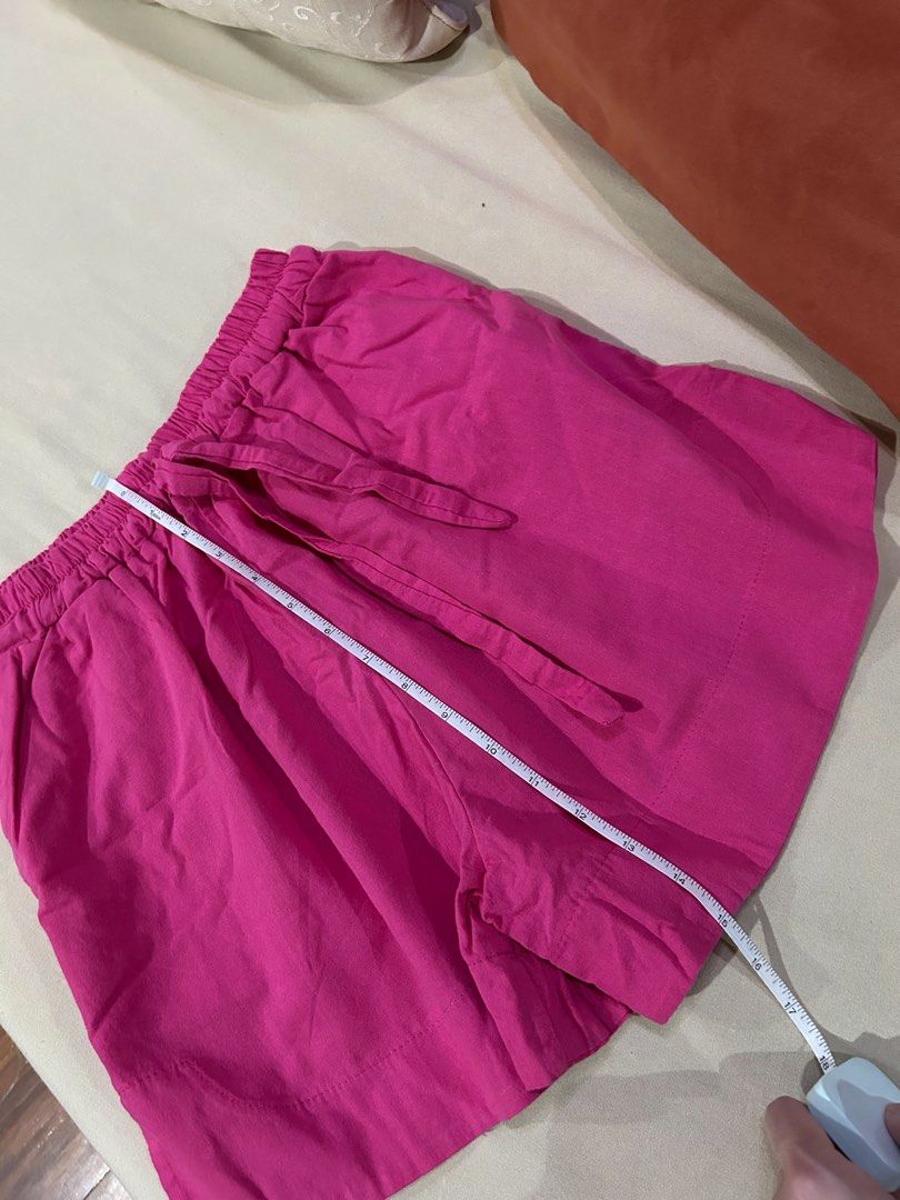 Hot Pink/Fuchsia Drawstring Linen Shorts (Category: Shorts) located in Cainta. Submitted by unboxingstuff (Listing ID 1460042932, Image 3). Description: - Comfy hot pink linen shorts - Elastic waistband with drawstring tie - With 2 side pockets - Size: S-M; can fit semi-large.