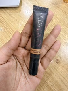 (Category: ) located in . Submitted by makeupcloset2025 (Listing ID 1460093062, Image 1). Description: .