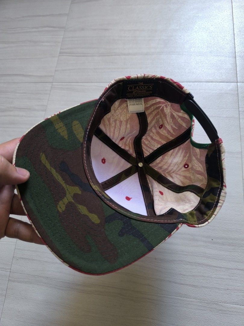 Hurley Snapback Cap - Floral & Camo Design (Category: Caps & Hats) located in Talisay. Submitted by jppppppppp (Listing ID 1460033680, Image 3). Description: Hurley Snapback by Yupoong OSFA Excellent Condition 6️⃣3️⃣0️⃣+SF 09472849954.