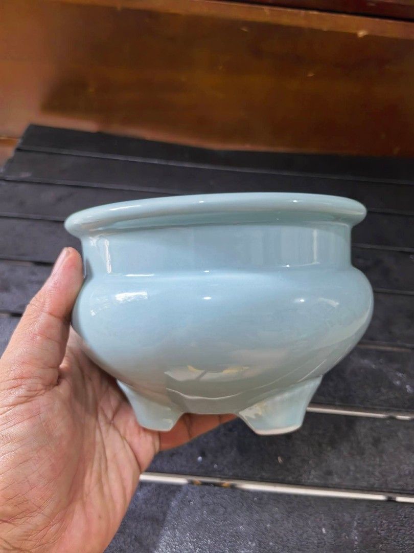 Incense Burner - Big size (Category: Vases & Decorative Bowls) located in Cebu City. Submitted by dudes_villanueva (Listing ID 1459940893, Image 3). Description: Incense Burner - Big size 📌 Light Blue Celadon-Glazed Ceramic tripod incense burner with a glossy finish and three small feet. 📌 In excellent condition. Diameter : 6 in Height : 4 in.