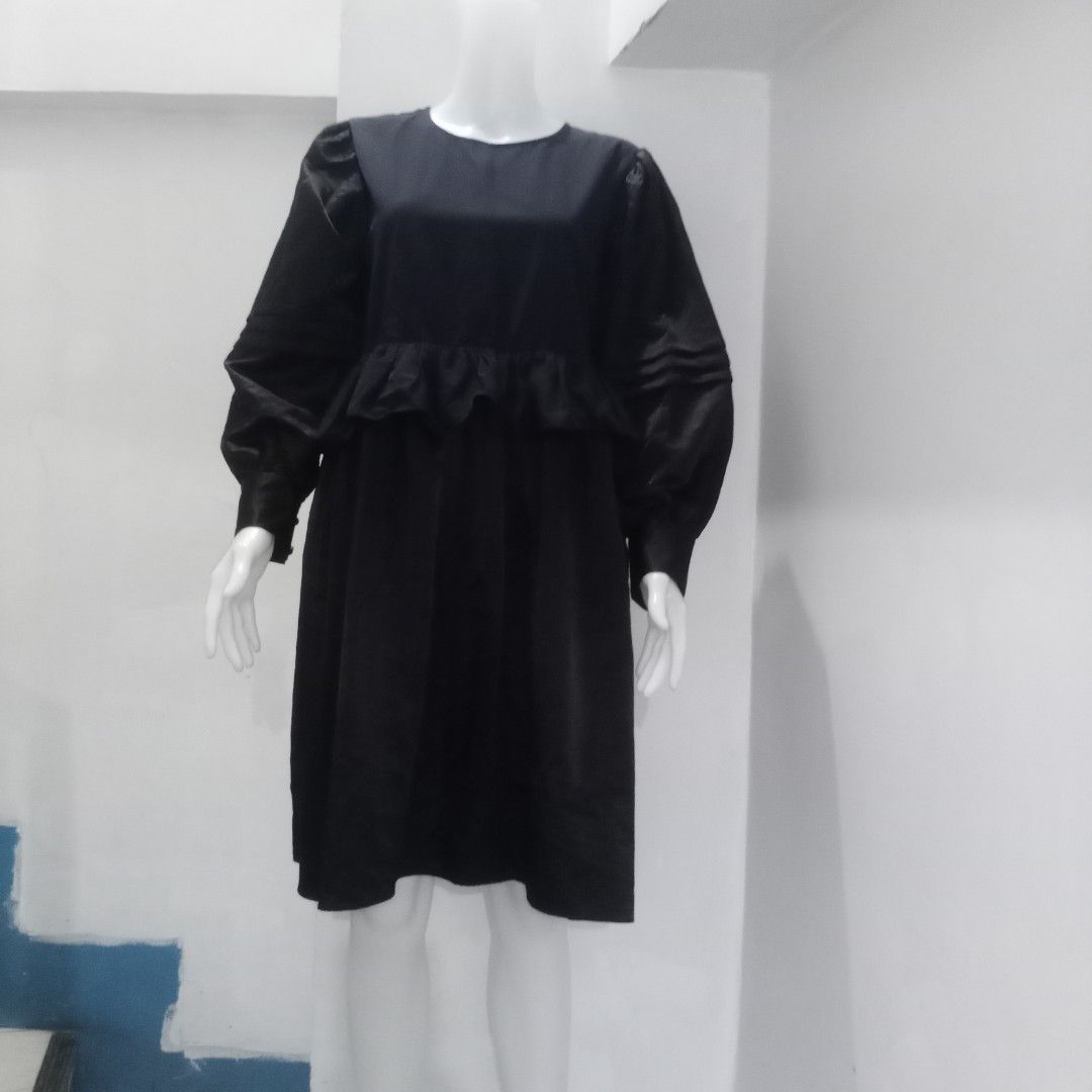 Initial Blue-Black Dress (Category: Dresses) located in Manila. Submitted by shoekendi (Listing ID 1459947792, Image 2). Description: looks new.