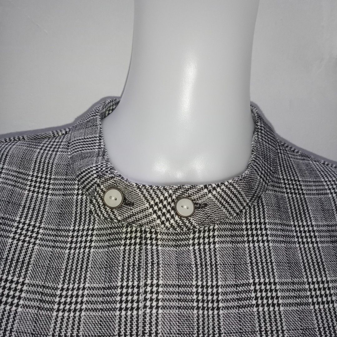 Initial Thick Fabric Small Plaid Removable Strap Dress (Category: Dresses) located in Manila. Submitted by shoekendi (Listing ID 1459938978, Image 3). Description: looks new.