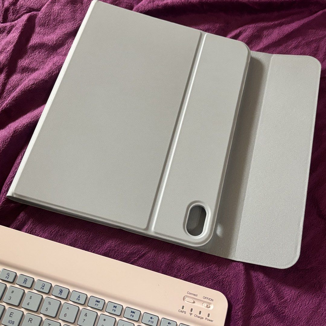 Ipad 10/11 gen blue ipad casing with bluetooth keyboard (Category: Other Mobile & Gadget Accessories) located in Cagayan de Oro. Submitted by mayowmi (Listing ID 1459968886, Image 3). Description: working bluetooth keyboard, both never used pa ! No flaws or issues !! last price already ˖᯽ ݁˖· can do same/next day shipping ˖᯽ ݁˖· be a responsible buyer! ˖᯽ ݁˖· NO return/refunds 📍Mindanao 💌gcash | jnt only.